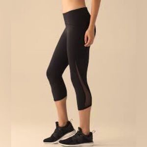 NWT Lululemon Train Times Crop 21”